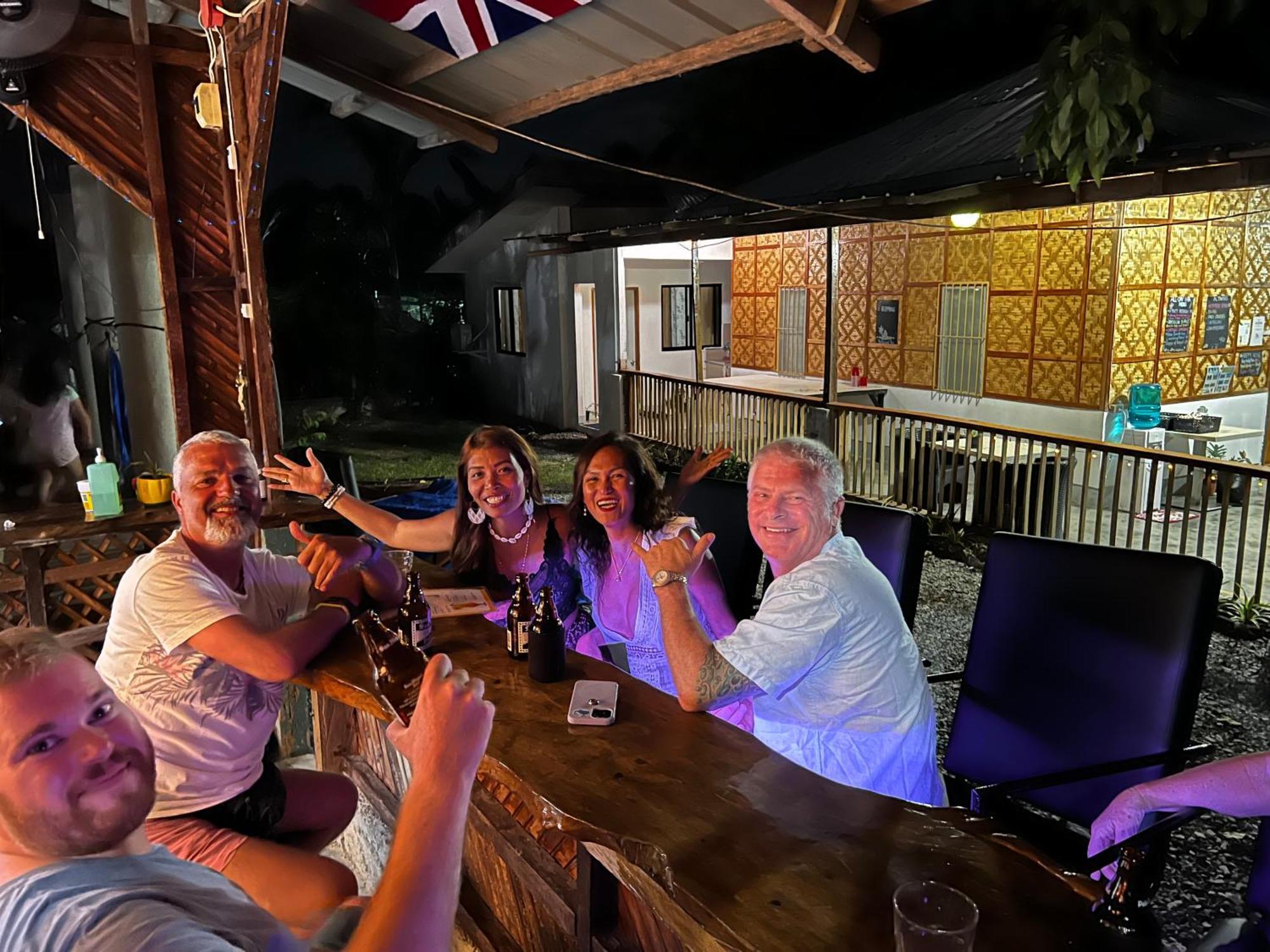 The Backyard Inn Moalboal Eksteriør bilde